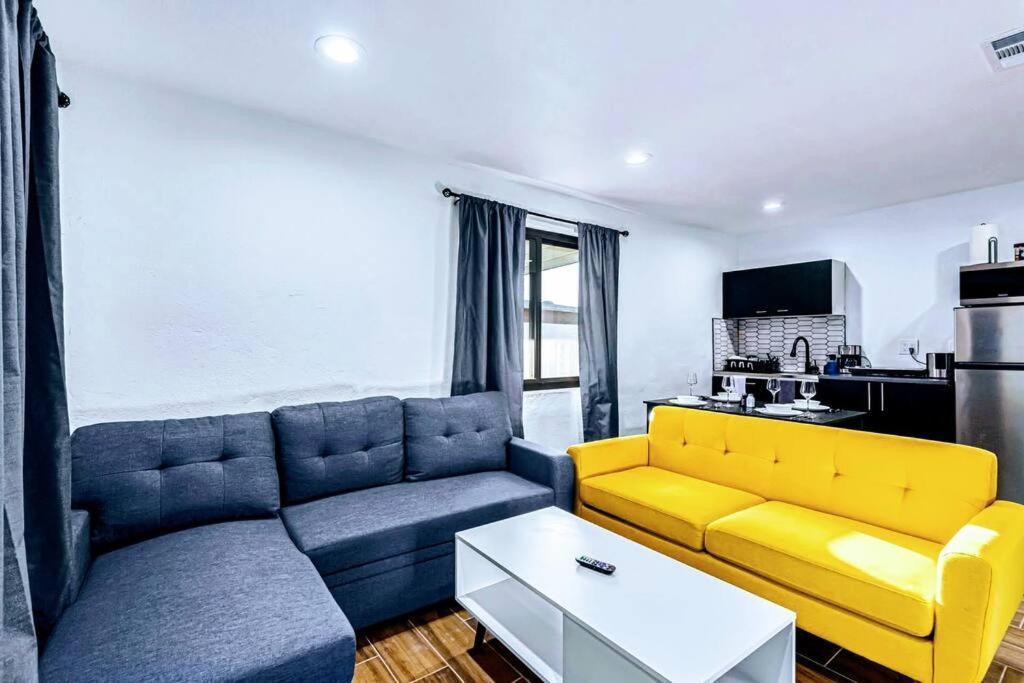 Phoenix Retreat - 1 Bedroom King Suite With 2 Smart Tvs - 10 Min From Airp - Unit B Dış mekan fotoğraf